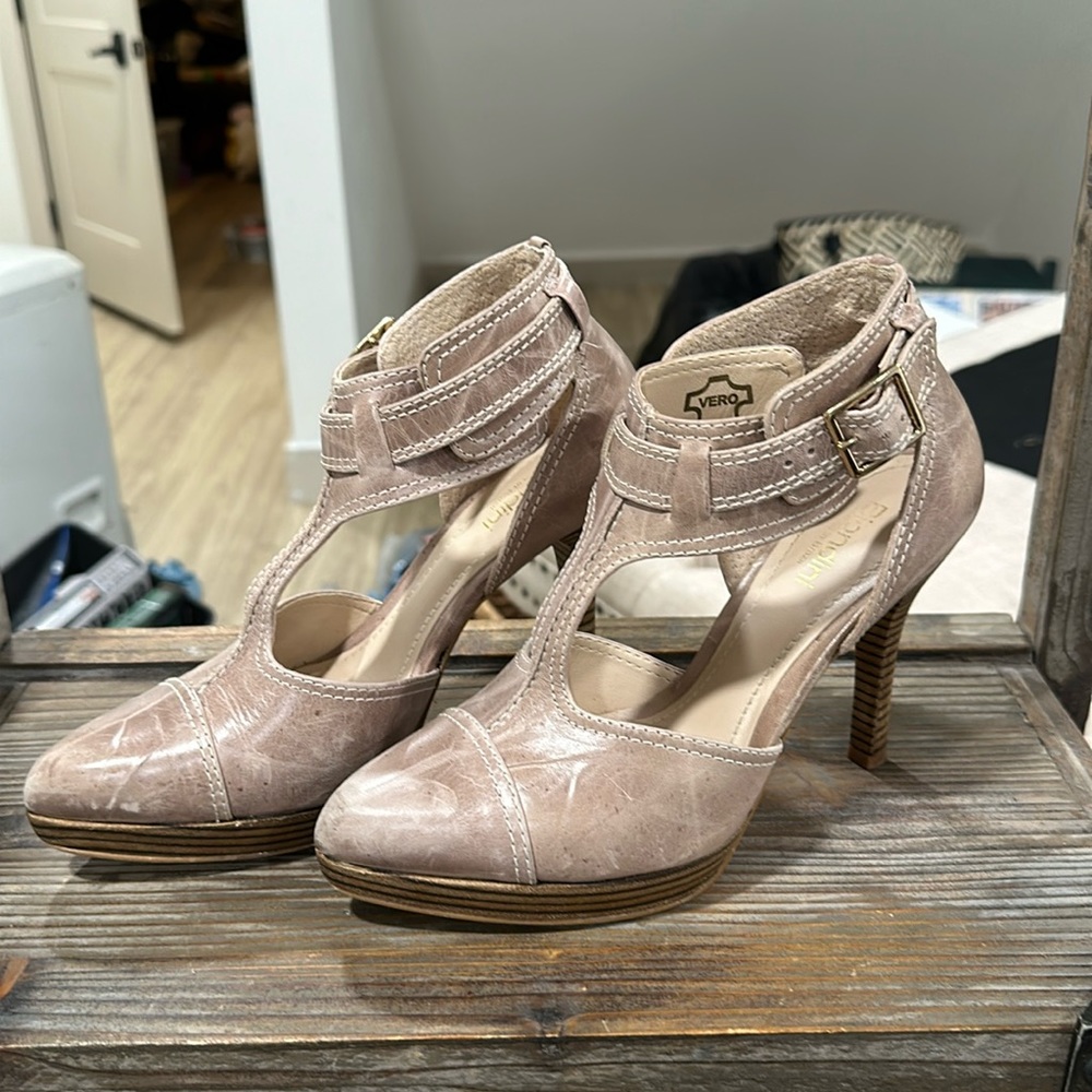 Biondini T-strap heels!
